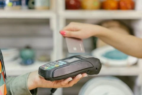 Elektronik POS terminali ile kartlı ödeme